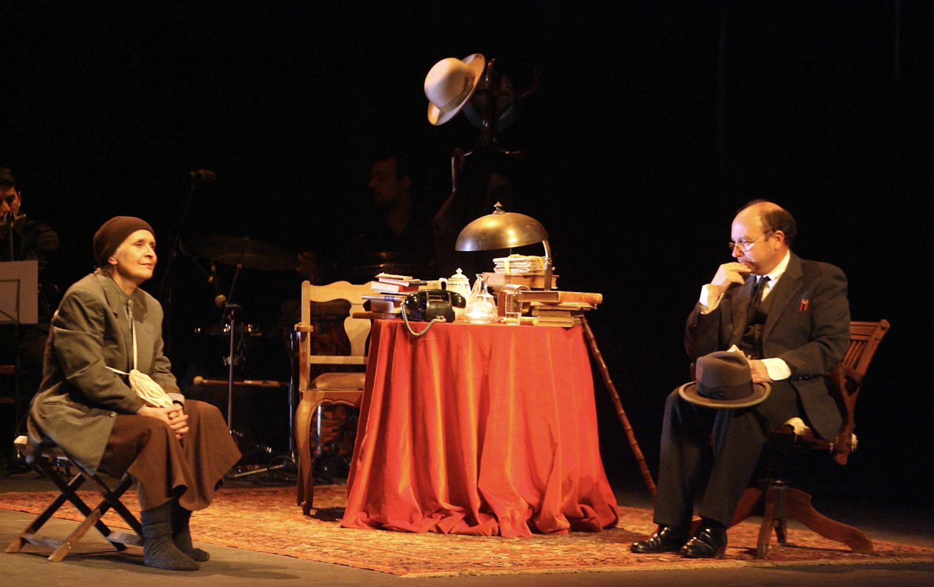 Espectáculos teatro. pepe roca y las marismas estrenan en el gran teatro la obra irresignaciÛn.