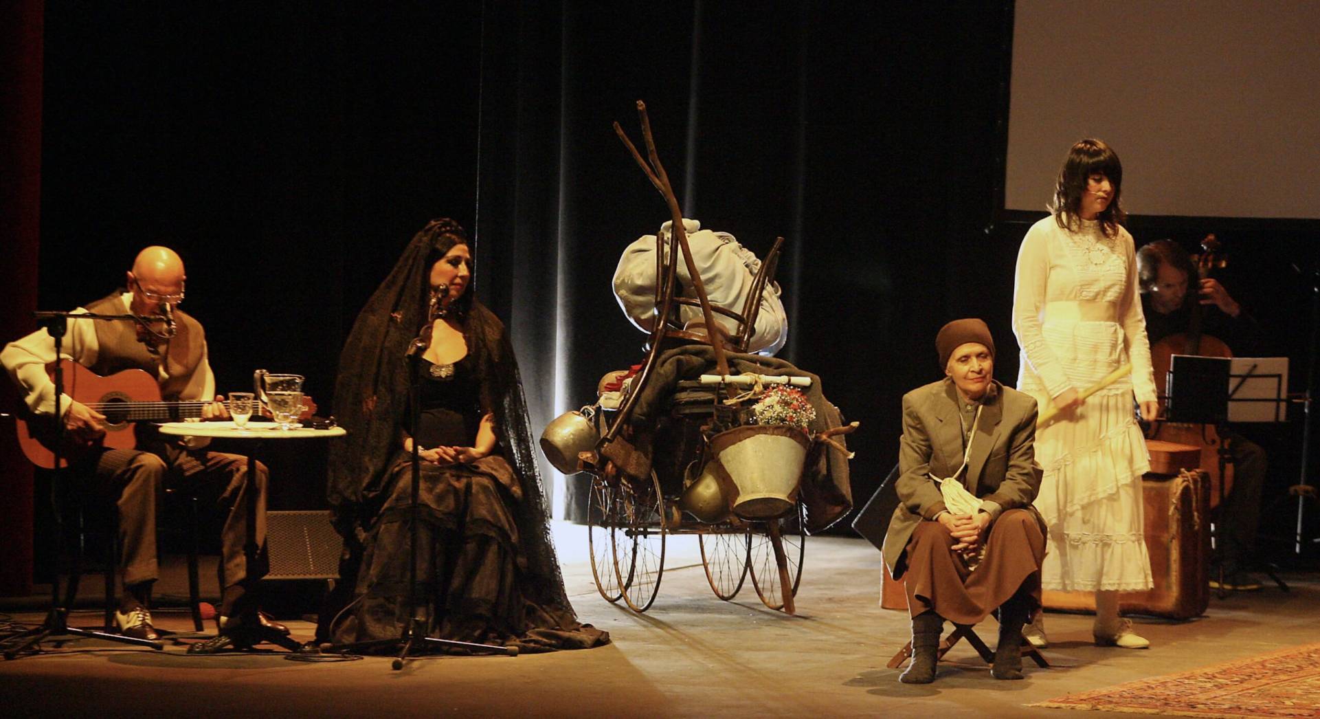 Espectáculos teatro. pepe roca y las marismas estrenan en el gran teatro la obra irresignaciÛn.